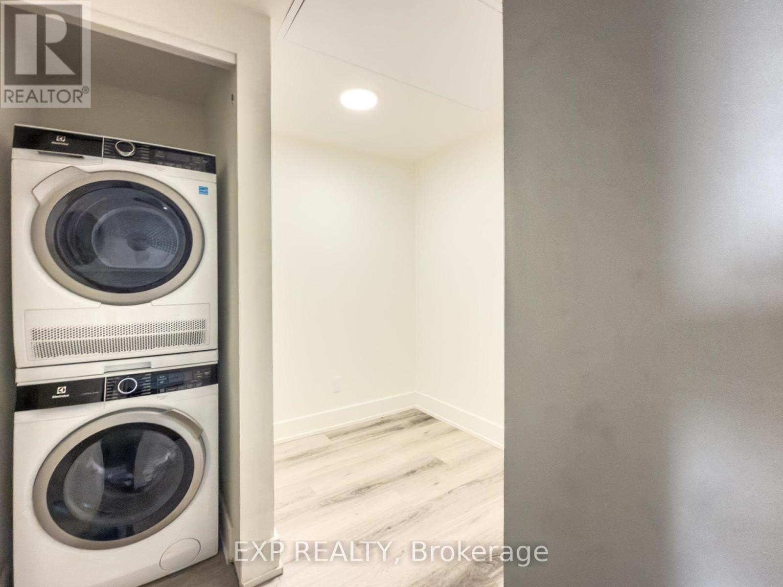 609 - 770 Somerset Street W, Ottawa, Ontario K1R 6P9 - Photo 12 - X12545954