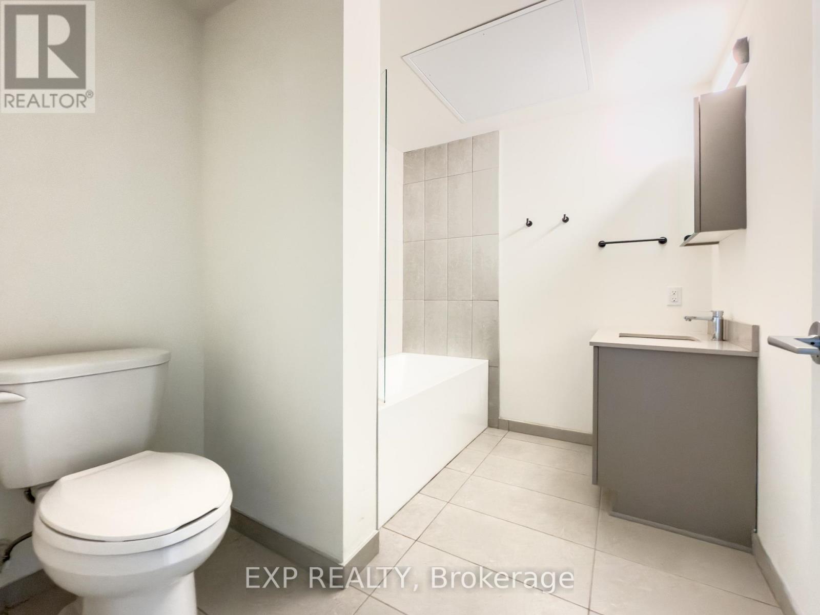 609 - 770 Somerset Street W, Ottawa, Ontario K1R 6P9 - Photo 13 - X12545954