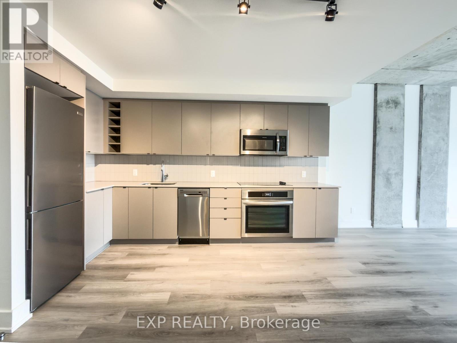 609 - 770 Somerset Street W, Ottawa, Ontario K1R 6P9 - Photo 6 - X12545954