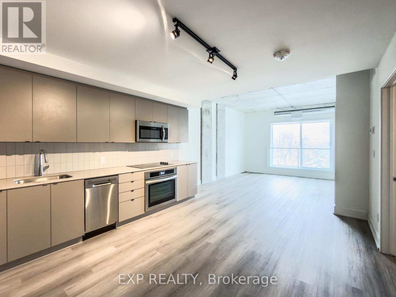 609 - 770 Somerset Street W, Ottawa, Ontario K1R 6P9 - Photo 7 - X12545954