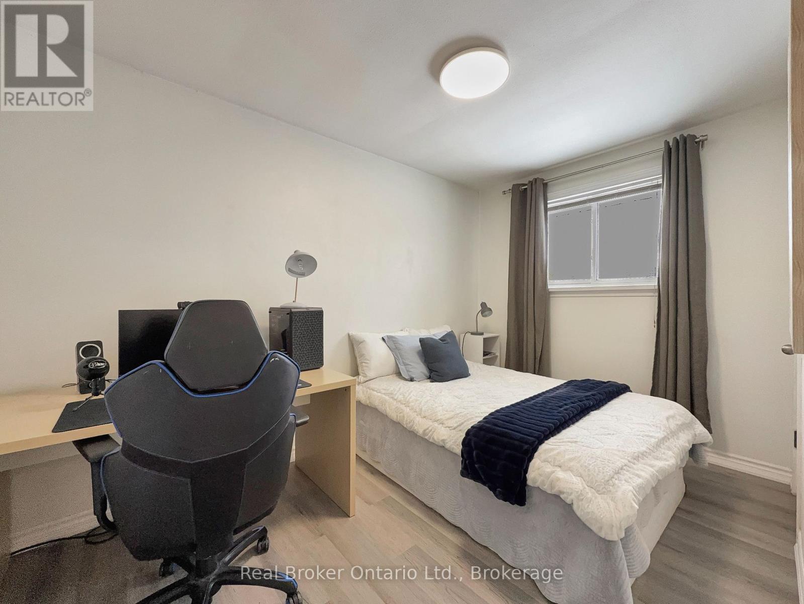 238 Kent Crescent, Burlington, Ontario  L7L 4T1 - Photo 15 - W12546018