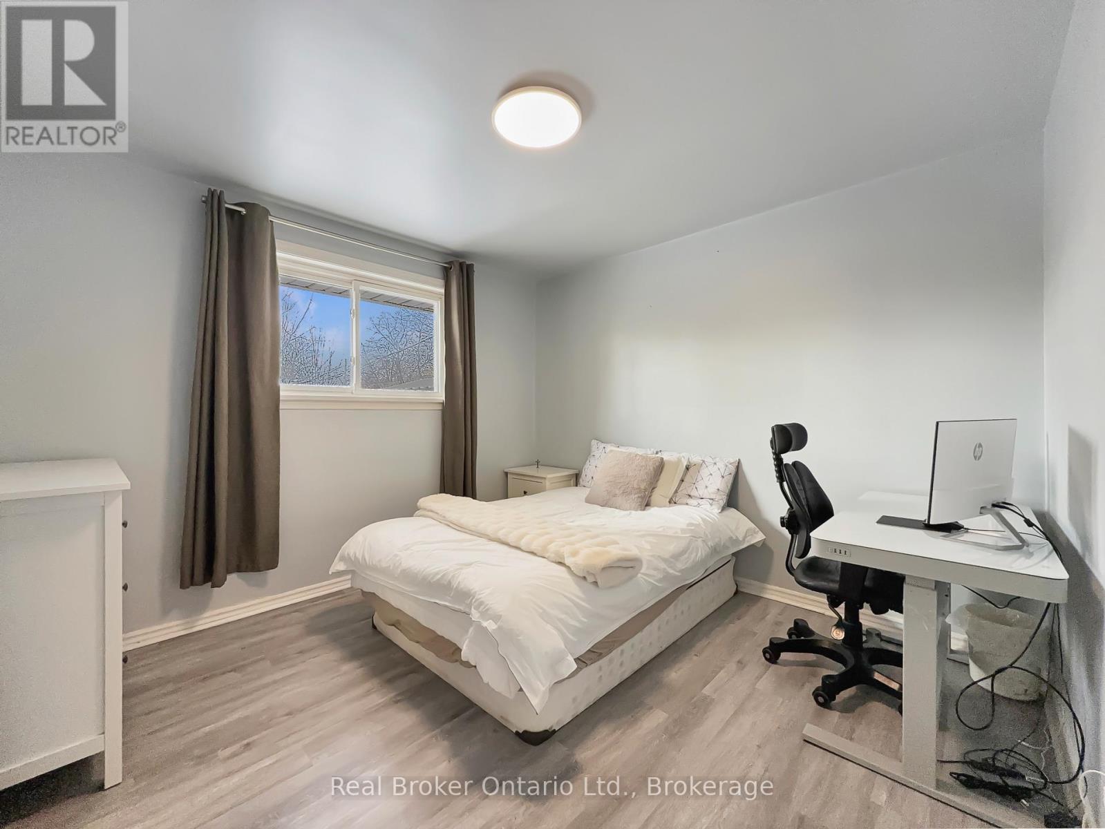 238 Kent Crescent, Burlington, Ontario  L7L 4T1 - Photo 16 - W12546018