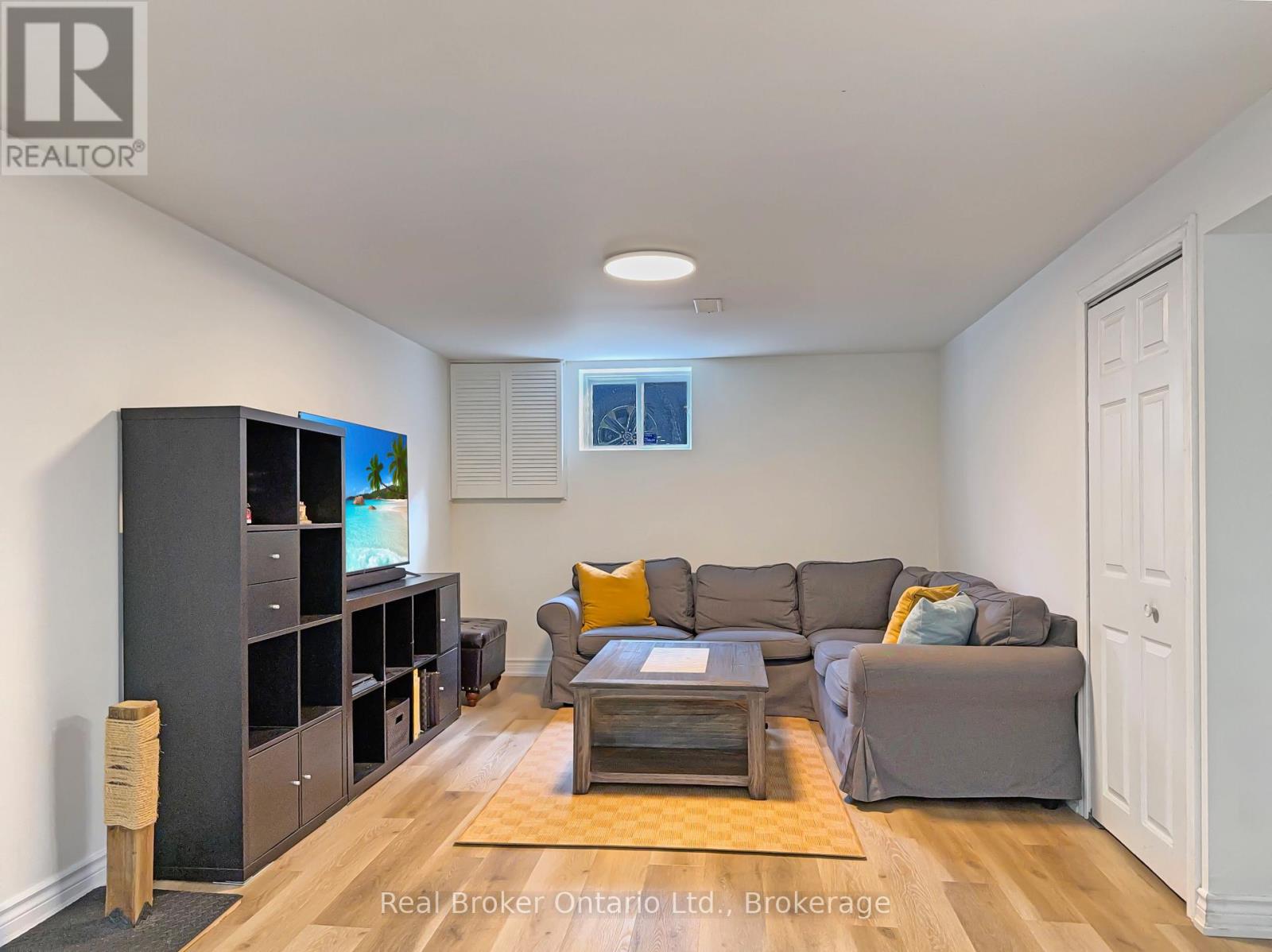 238 Kent Crescent, Burlington, Ontario  L7L 4T1 - Photo 21 - W12546018