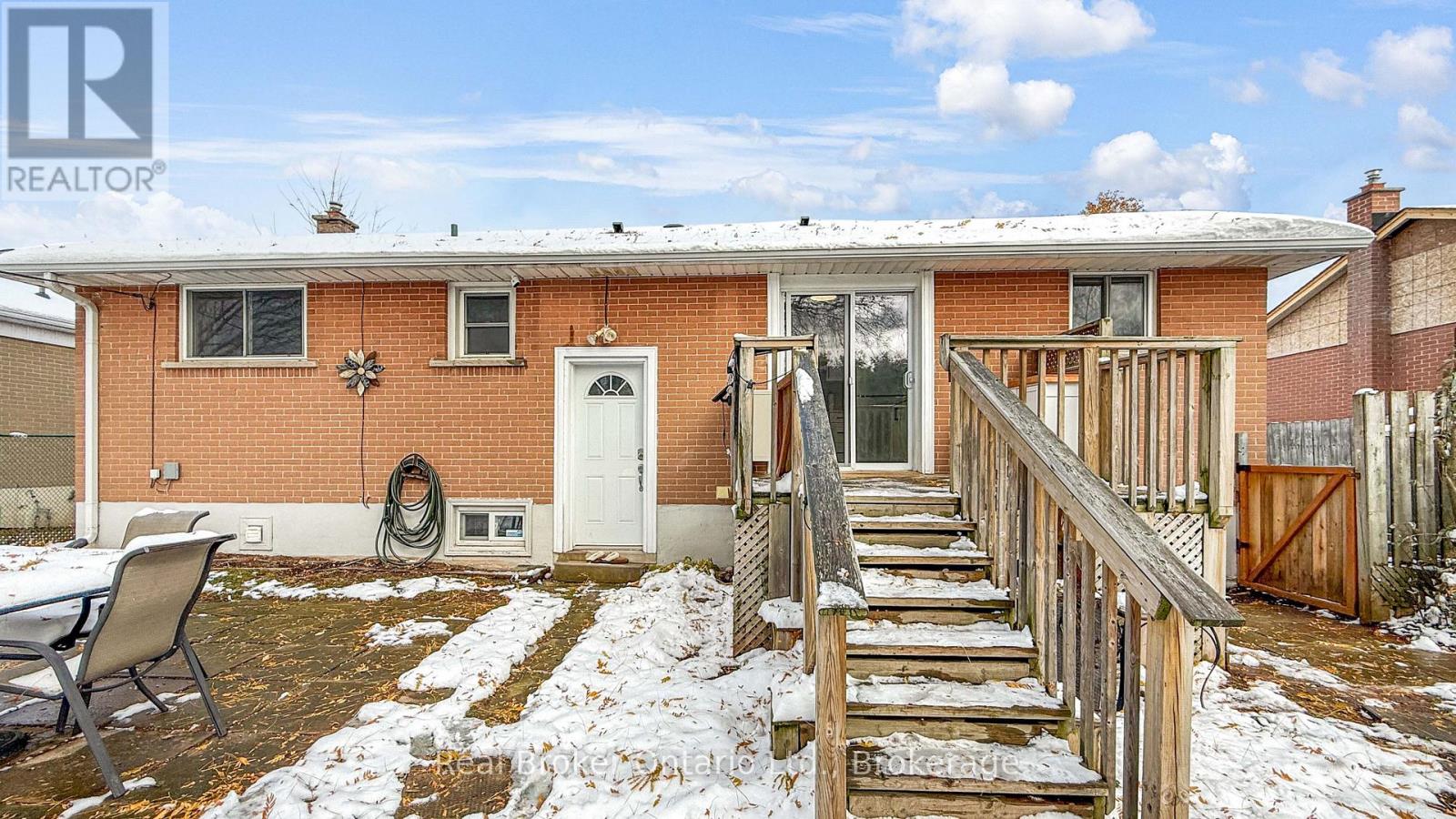 238 Kent Crescent, Burlington, Ontario  L7L 4T1 - Photo 29 - W12546018