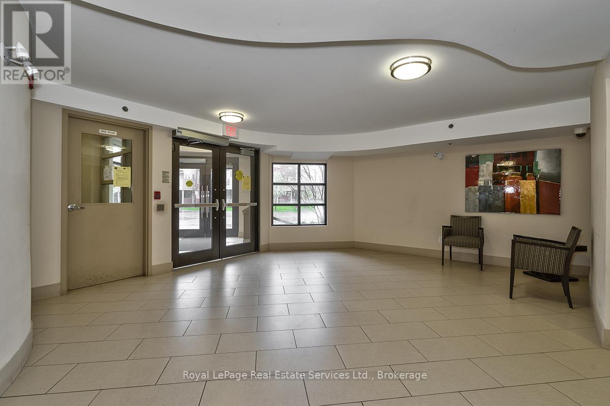 325 - 3070 Rotary Way, Burlington, Ontario  L7M 0H1 - Photo 16 - W12546050