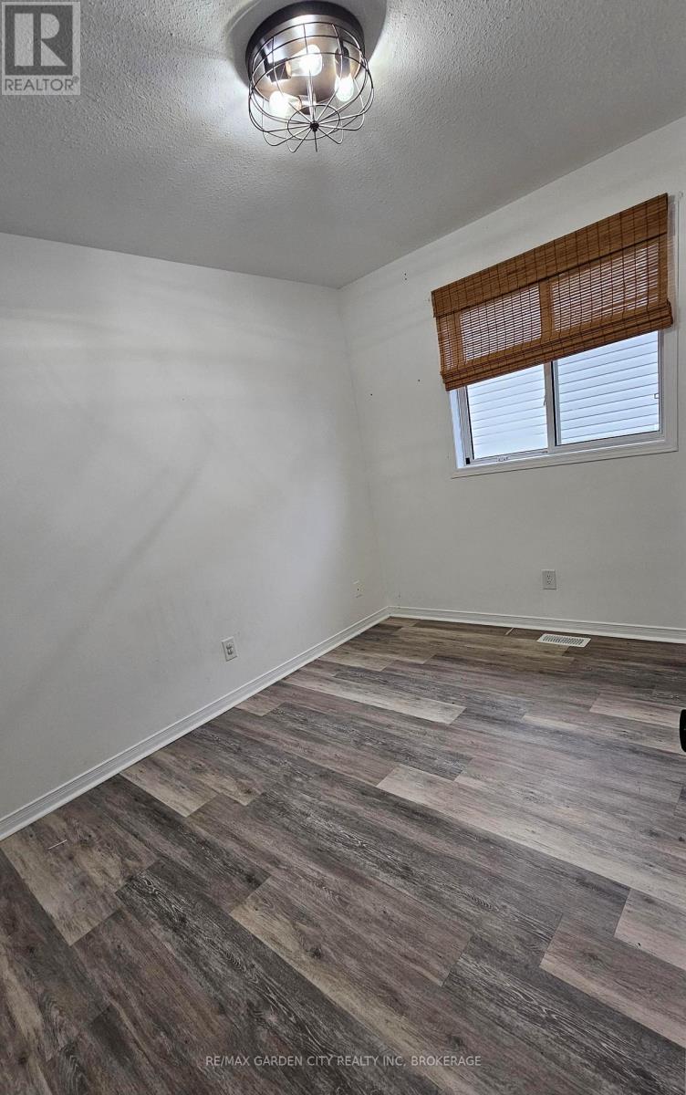 244 Autumn Crescent, Welland, Ontario  L3C 7K2 - Photo 11 - X12545972