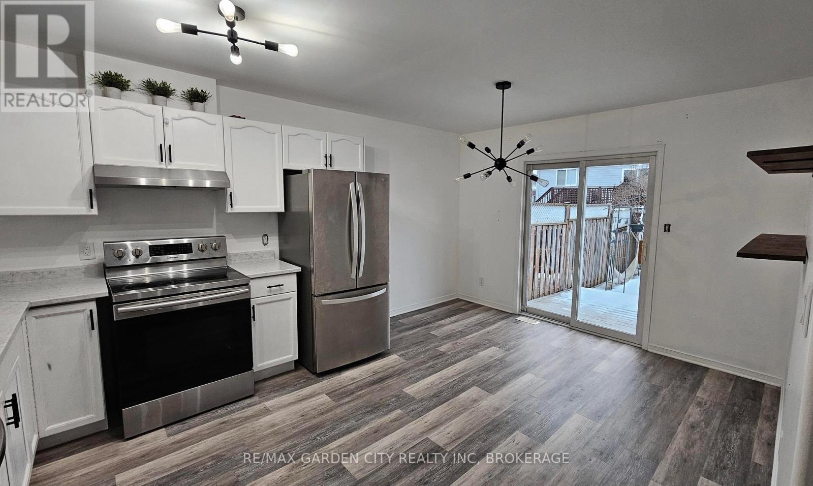 244 Autumn Crescent, Welland, Ontario  L3C 7K2 - Photo 7 - X12545972