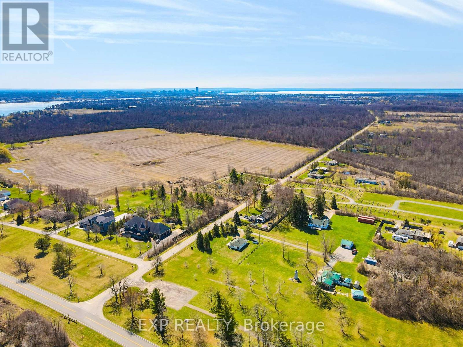 2651 Mcaffee Street, Fort Erie, Ontario  L2A 5M4 - Photo 22 - X12546034