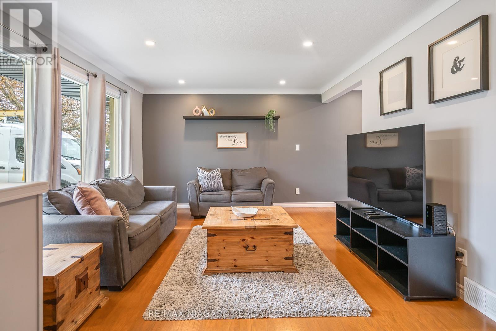 3 Florence Street, St. Catharines, Ontario  L2N 3G5 - Photo 7 - X12546058