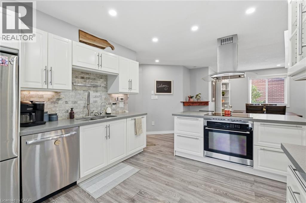 29 Strong Court, Brantford, Ontario N3R 7Y4 - Photo 10 - 40786665