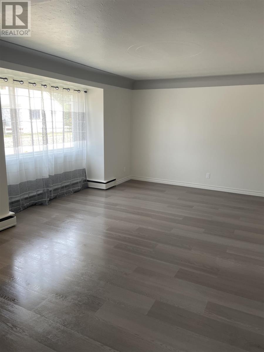 35 Wallace Ter, Sault Ste. Marie, Ontario  P6C 1K2 - Photo 3 - SM252596