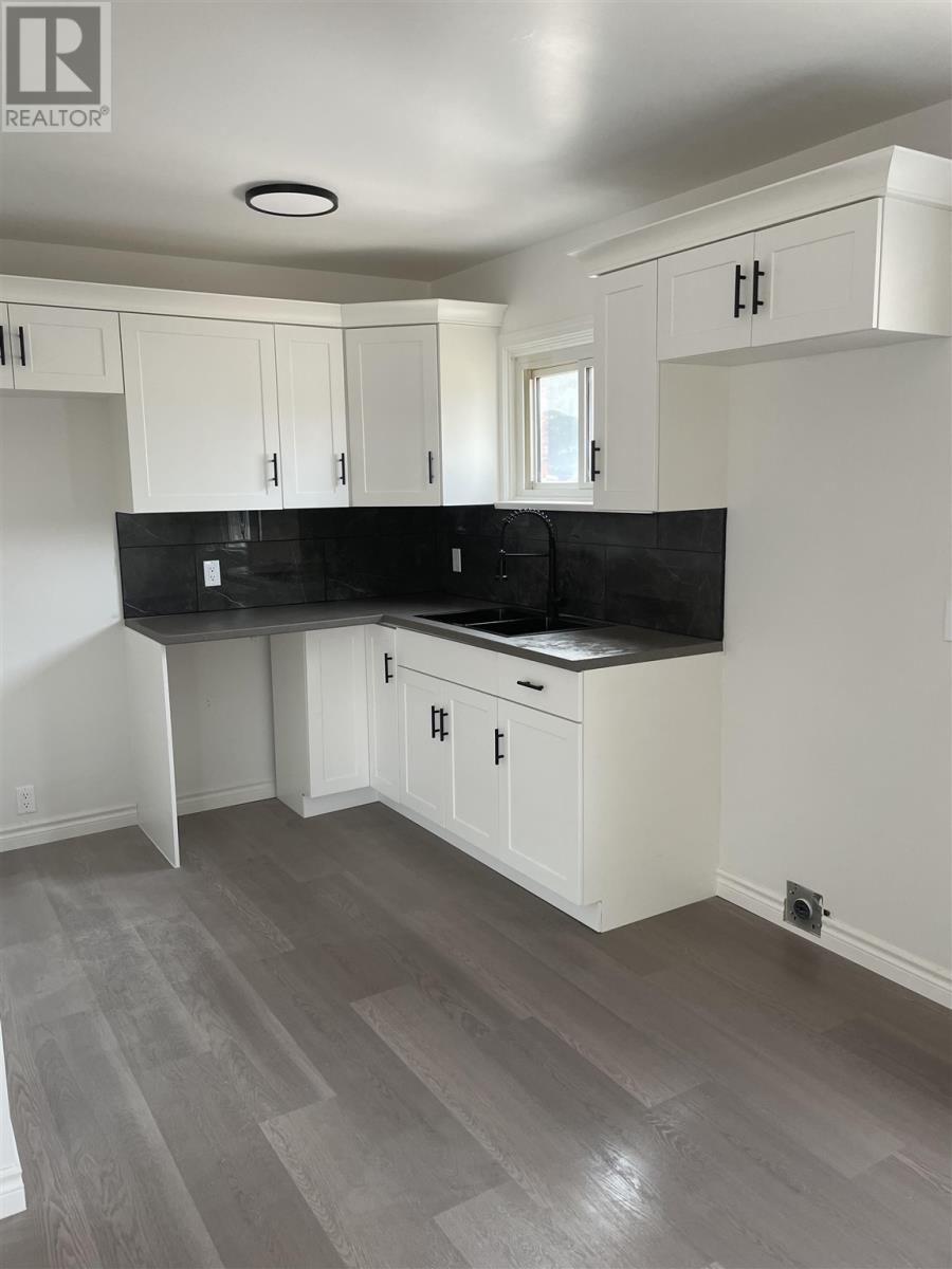 35 Wallace Ter, Sault Ste. Marie, Ontario  P6C 1K2 - Photo 4 - SM252596