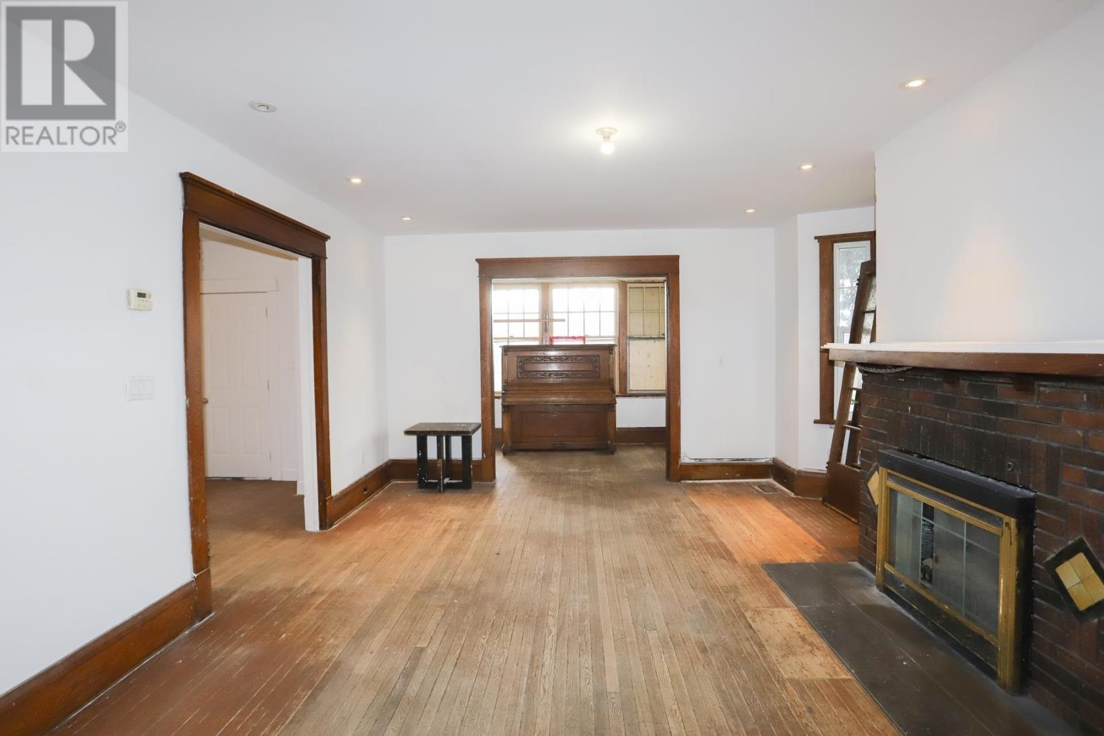 364 Albert St W, Sault Ste. Marie, Ontario  P6A 1B7 - Photo 11 - SM253184