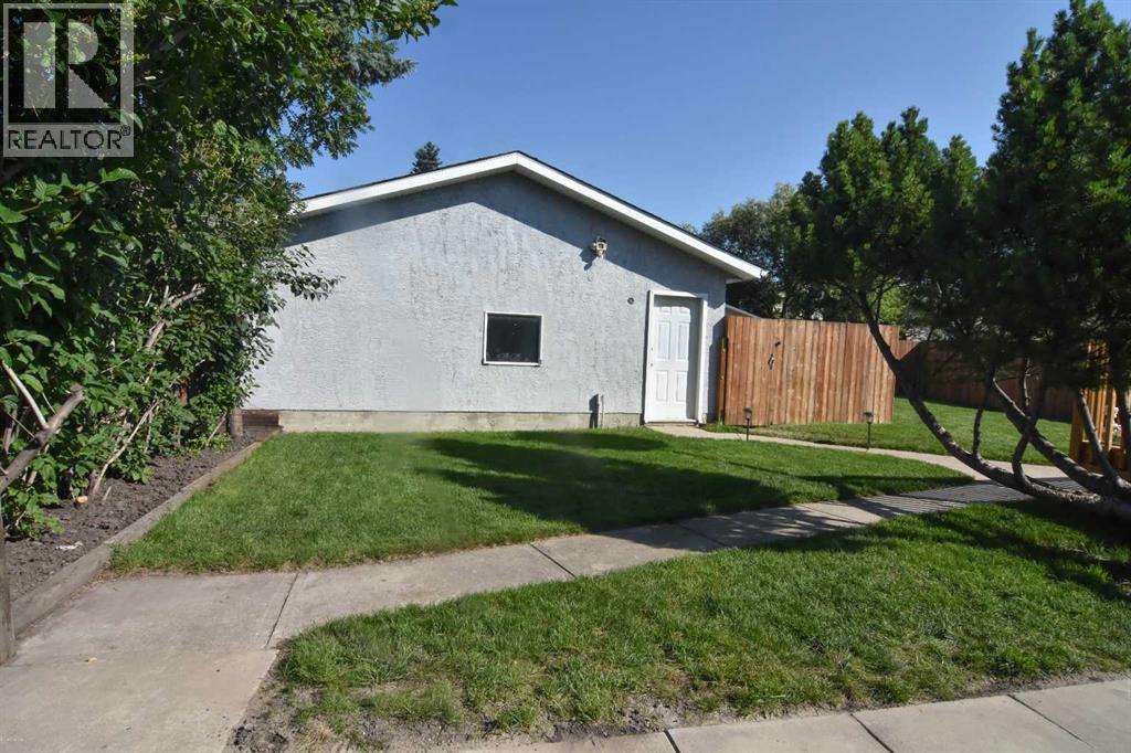 904 Abbotsford Drive Ne, Calgary, Alberta  T2A 6B8 - Photo 3 - A2245003