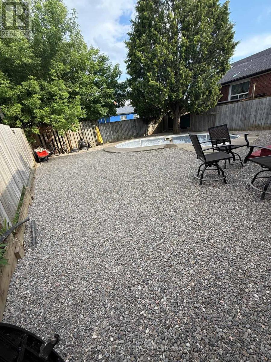 29 Mercer Drive, Brampton, Ontario  L6X 1B5 - Photo 2 - W12545796