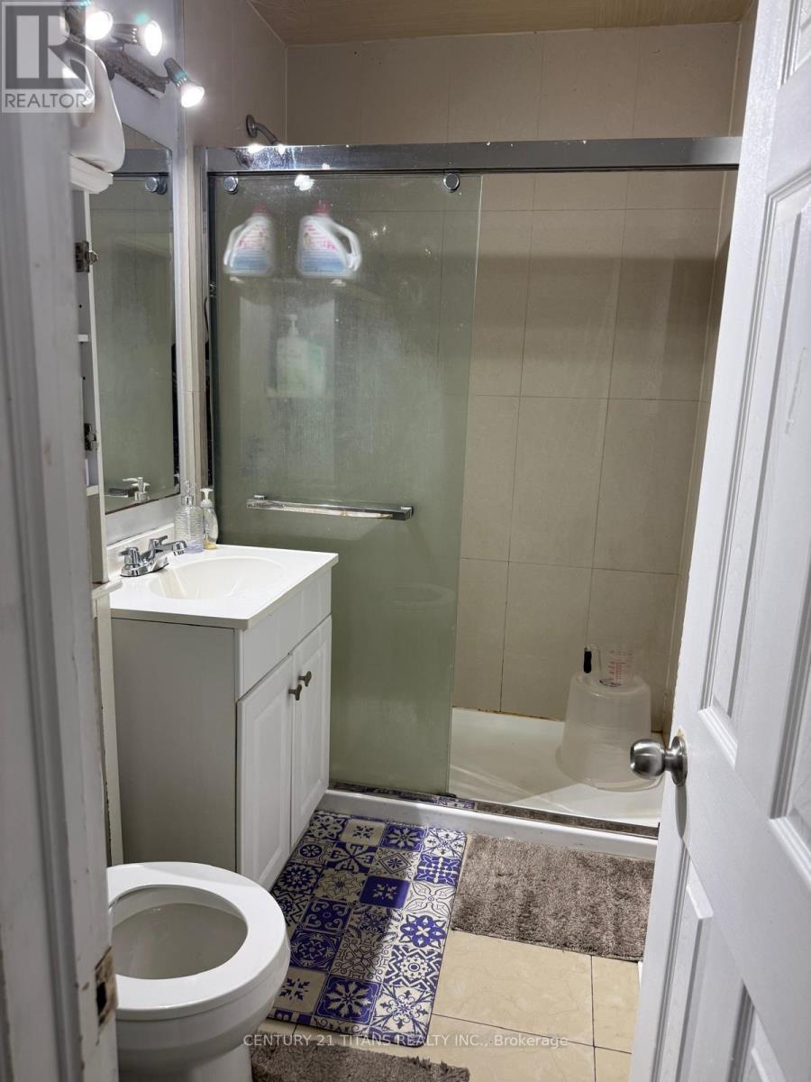 29 Mercer Drive, Brampton, Ontario  L6X 1B5 - Photo 8 - W12545796