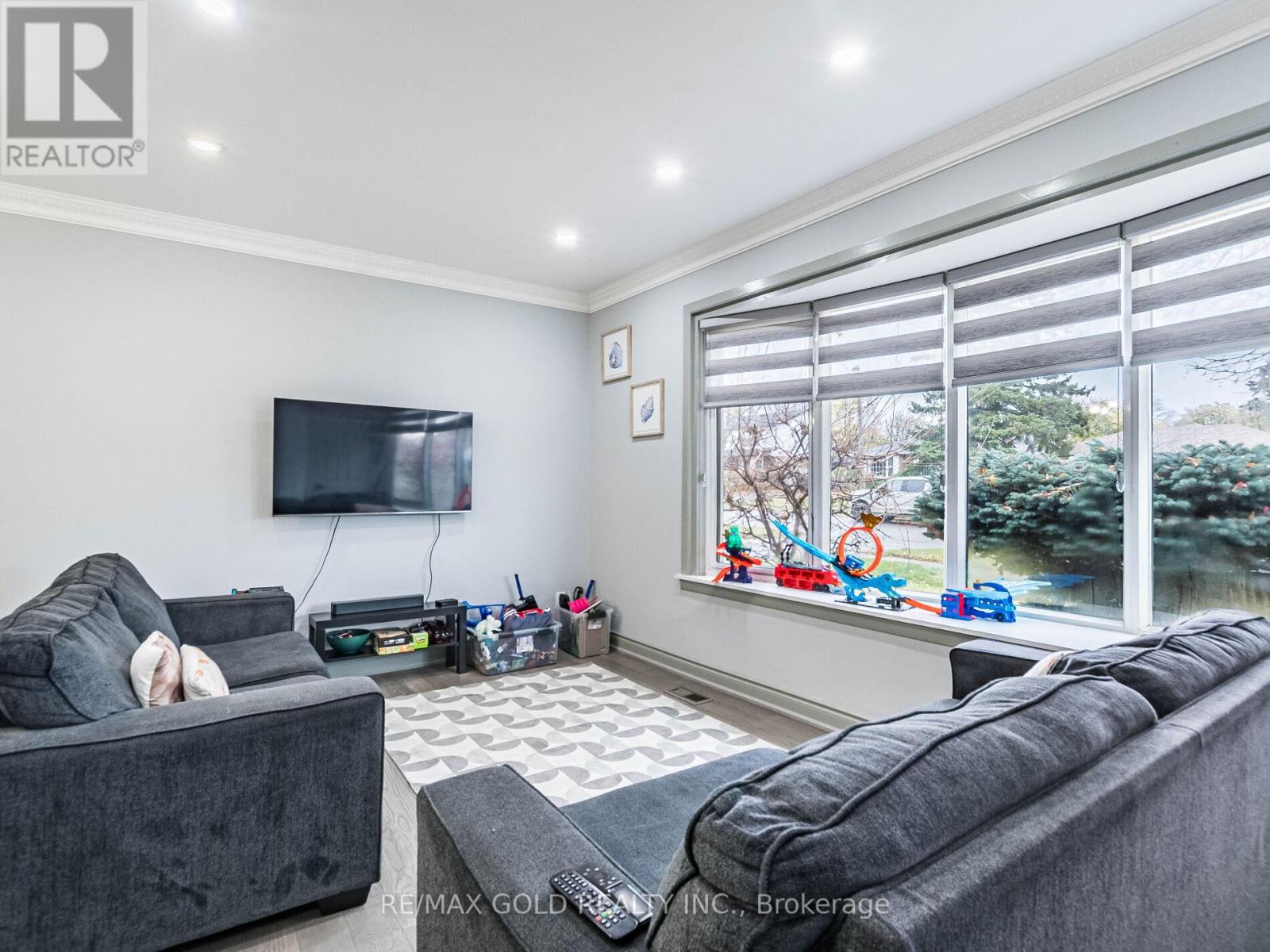 38 Aintree Crescent, Brampton, Ontario  L6T 2T3 - Photo 14 - W12545800