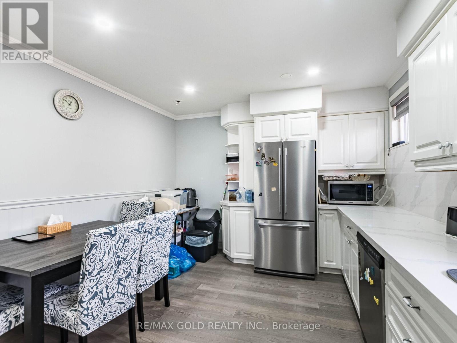 38 Aintree Crescent, Brampton, Ontario  L6T 2T3 - Photo 24 - W12545800