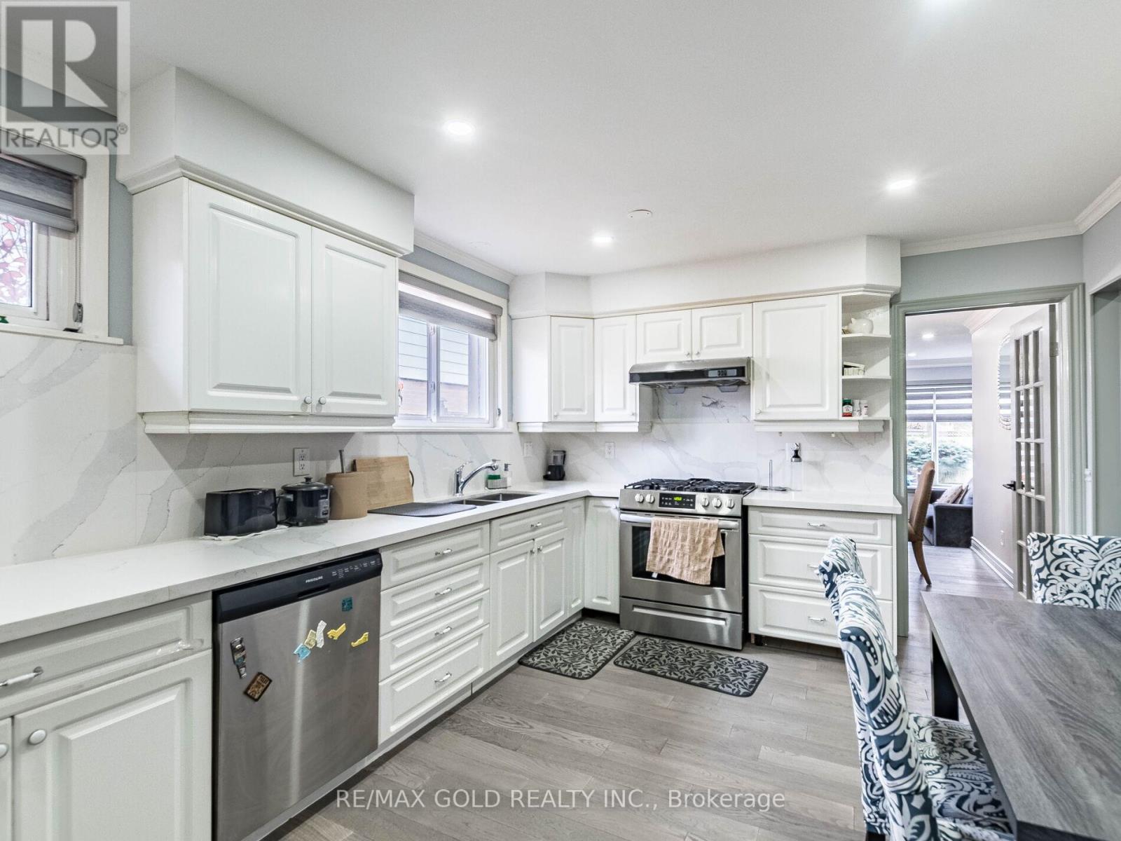 38 Aintree Crescent, Brampton, Ontario  L6T 2T3 - Photo 25 - W12545800