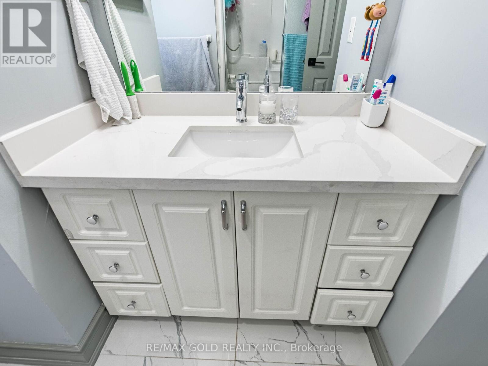 38 Aintree Crescent, Brampton, Ontario  L6T 2T3 - Photo 44 - W12545800