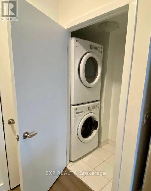 305 - 8 Ann Street, Mississauga, Ontario  L5G 3E6 - Photo 13 - W12545812