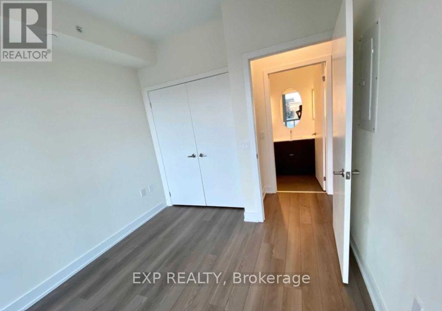 305 - 8 Ann Street, Mississauga, Ontario  L5G 3E6 - Photo 9 - W12545812