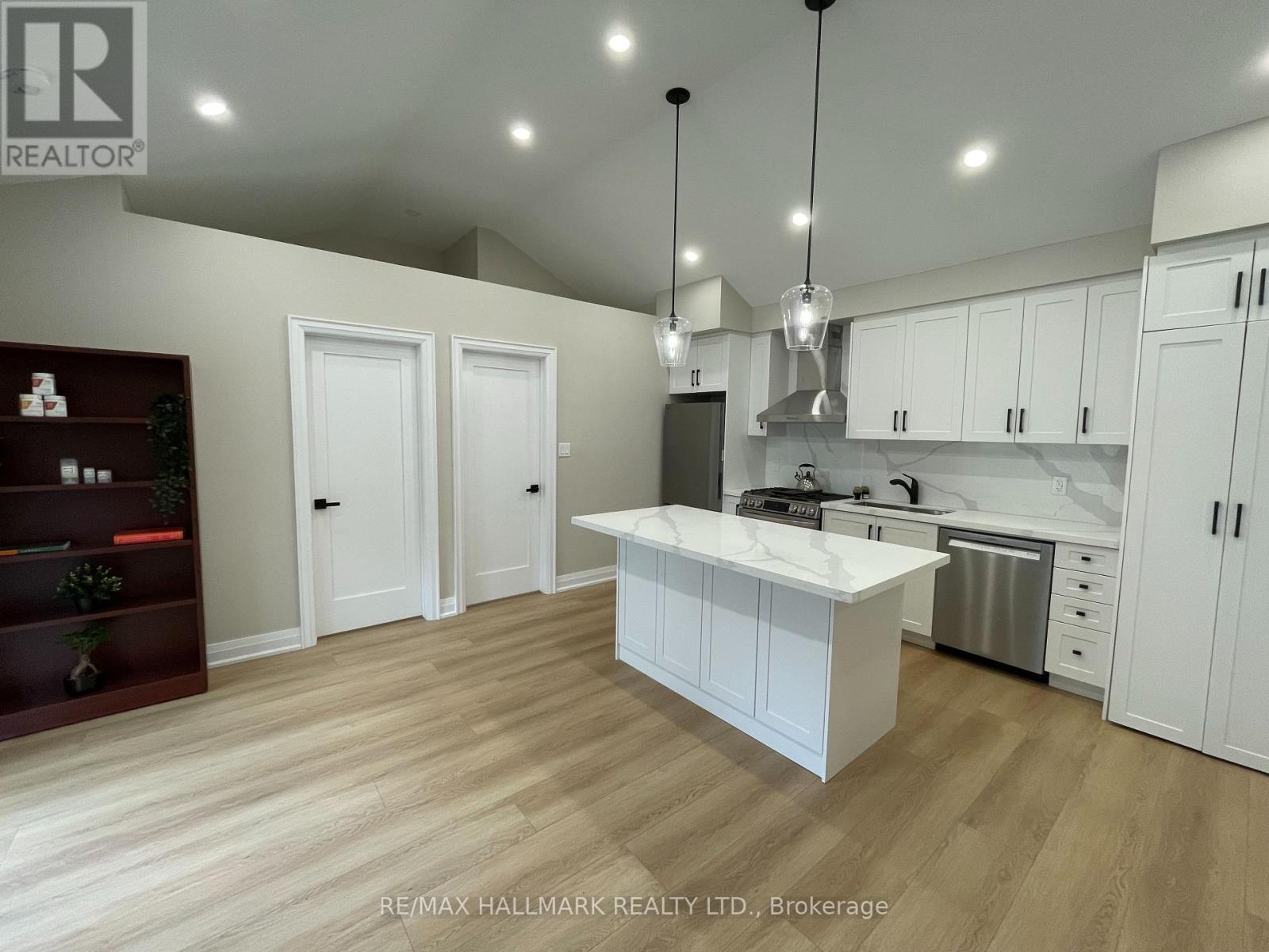 Garden - 45 Northcliffe Boulevard, Toronto, Ontario  M6H 3G9 - Photo 3 - W12545826