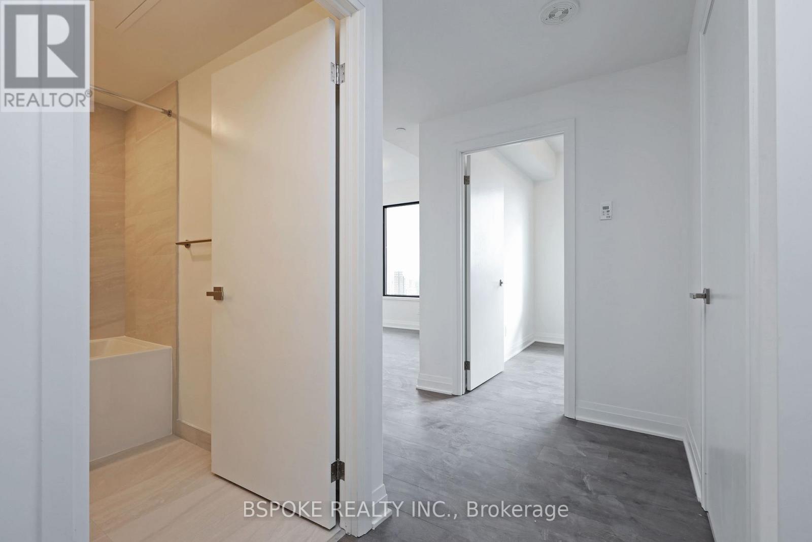 3402 - 4015 The Exchange, Mississauga, Ontario  L5B 0N9 - Photo 3 - W12545860