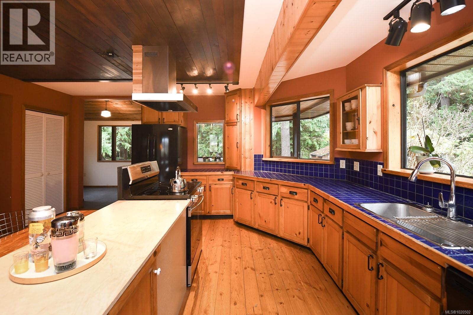 3274 Grant Rd, Courtenay, British Columbia  V9N 9P7 - Photo 9 - 1020502