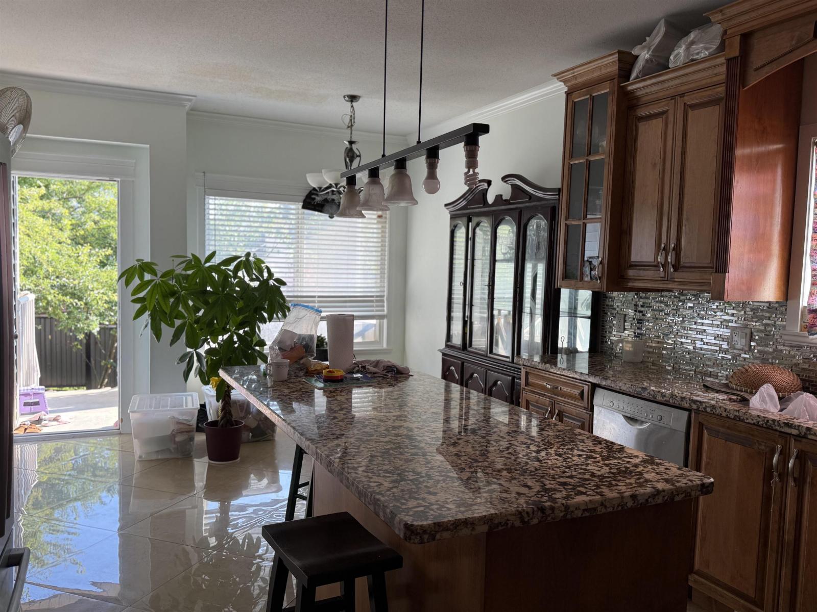 18048 64 Avenue, Surrey, British Columbia  V3S 1Z5 - Photo 2 - R3035819