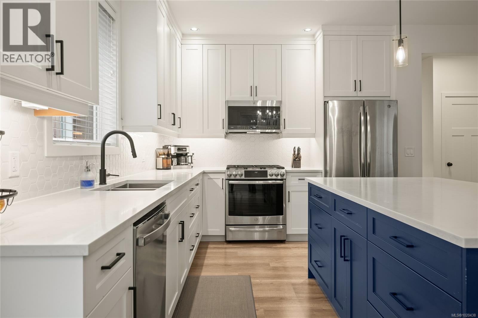 Property at 1589 Hosanna Way image 3