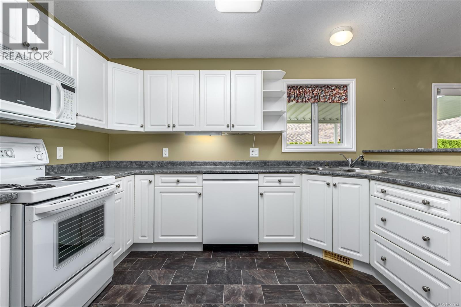 178 4714 Muir Rd, Courtenay, British Columbia  V9N 8Z6 - Photo 5 - 1020374