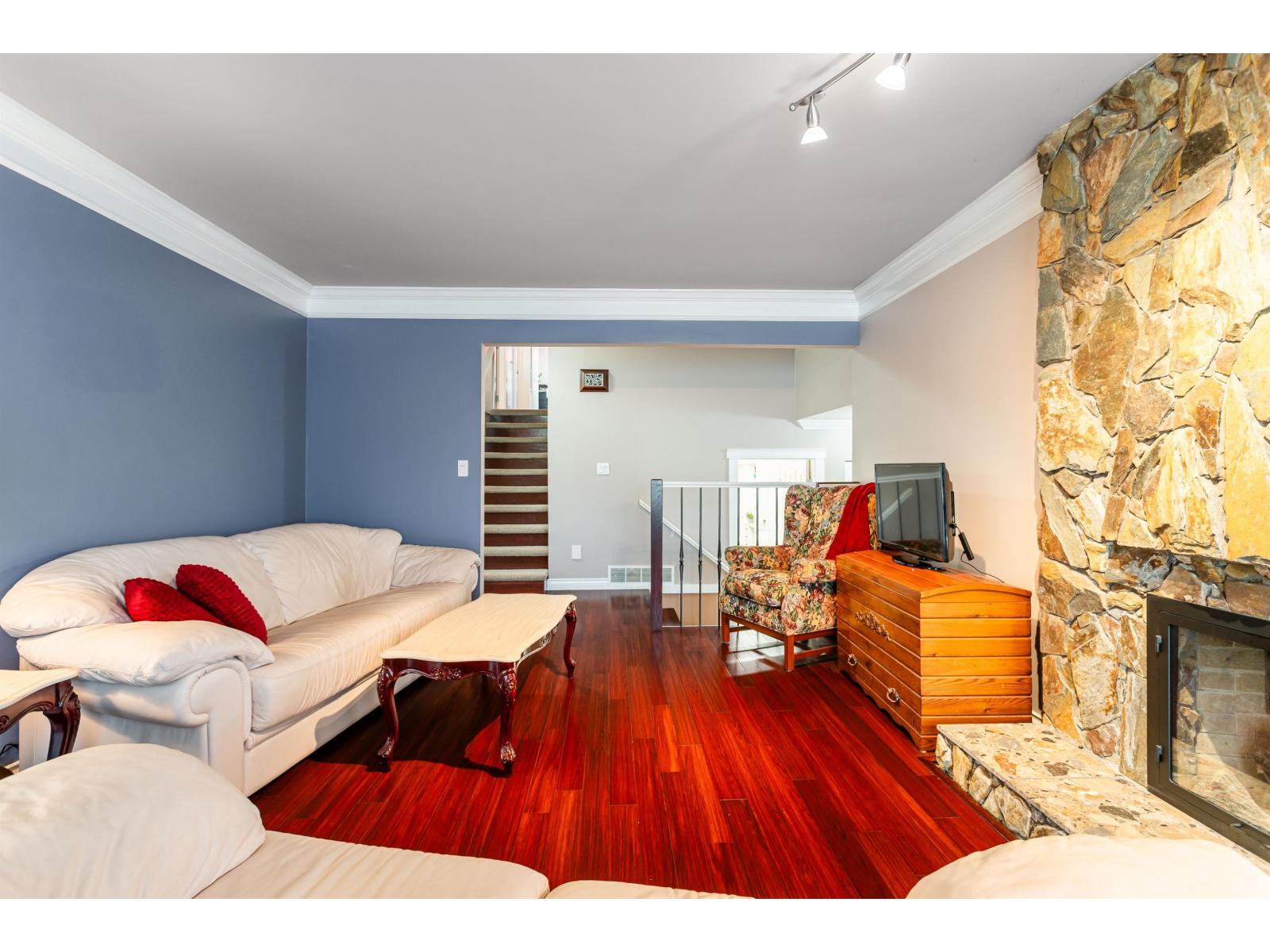 8971 145a Street, Surrey, British Columbia  V3R 7J7 - Photo 8 - R3067258