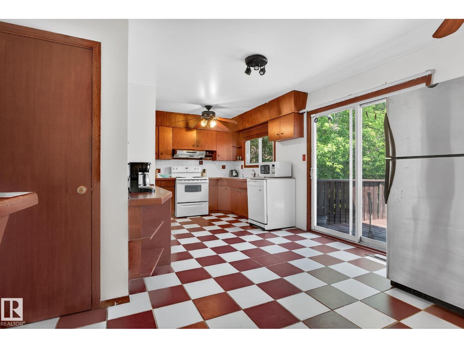 9603 52 St Nw, Edmonton, Alberta  T6B 1G8 - Photo 23 - E4465752