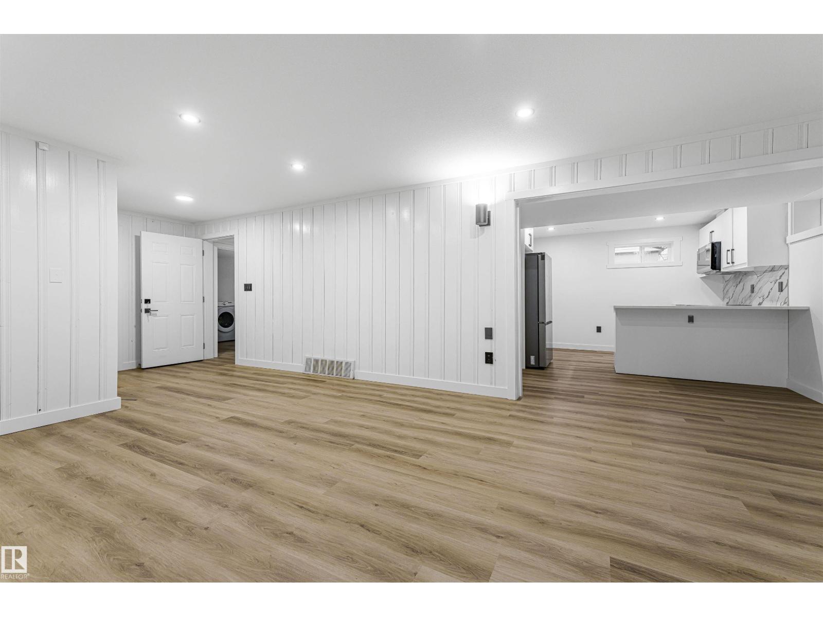 Unknown Address, ,    - Photo 21 - E4465753