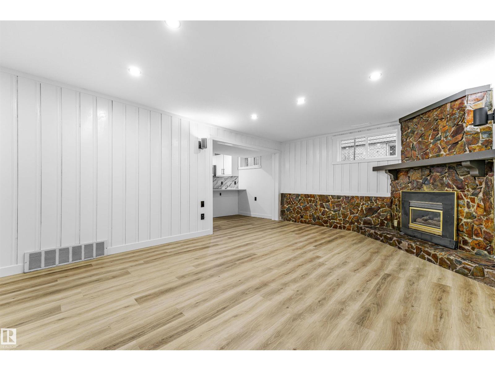 Unknown Address, ,    - Photo 22 - E4465753