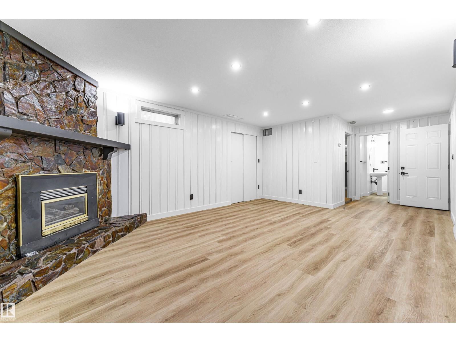 Unknown Address, ,    - Photo 23 - E4465753