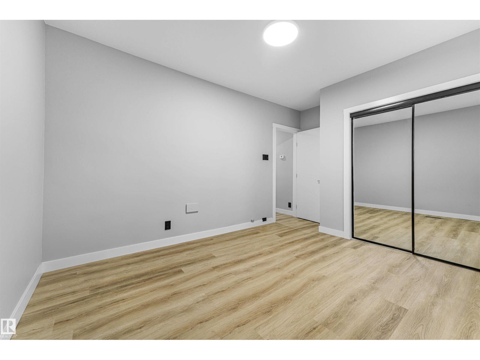 Unknown Address, ,    - Photo 28 - E4465753