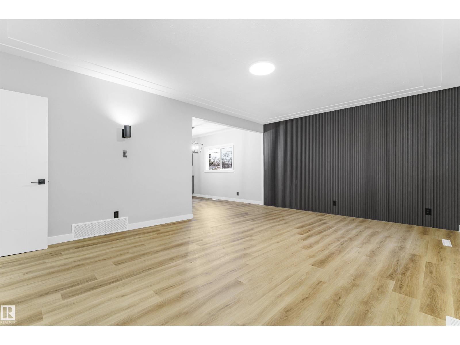 Unknown Address, ,    - Photo 29 - E4465753