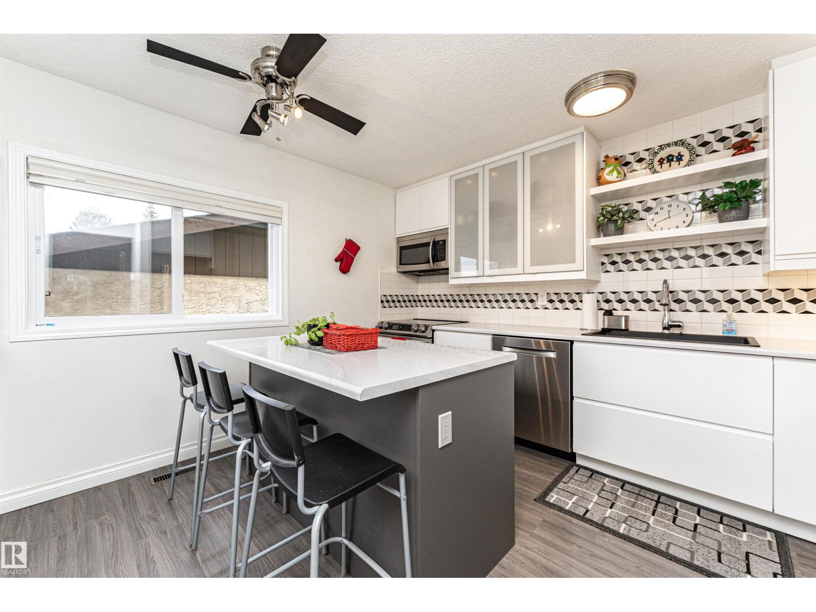 61 Forest Gv, St. Albert, Alberta  T8N 2Y1 - Photo 4 - E4465754