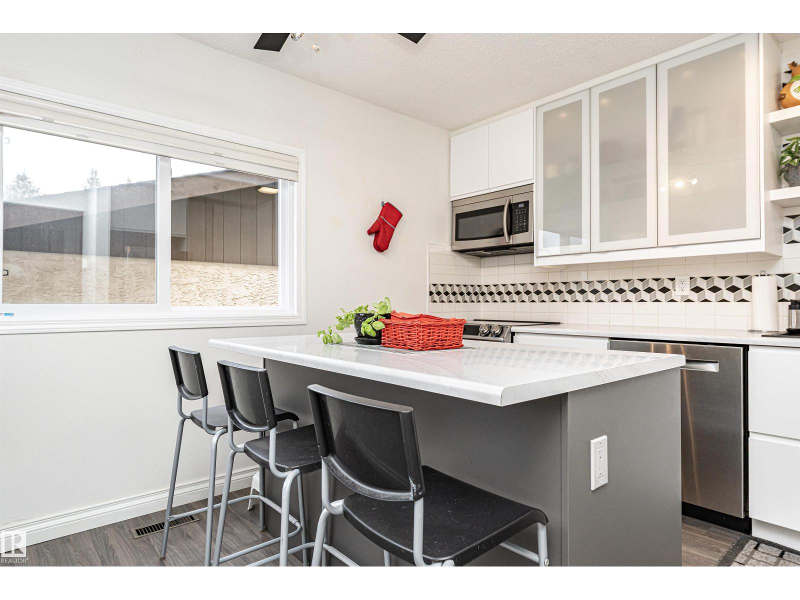 61 Forest Gv, St. Albert, Alberta  T8N 2Y1 - Photo 5 - E4465754