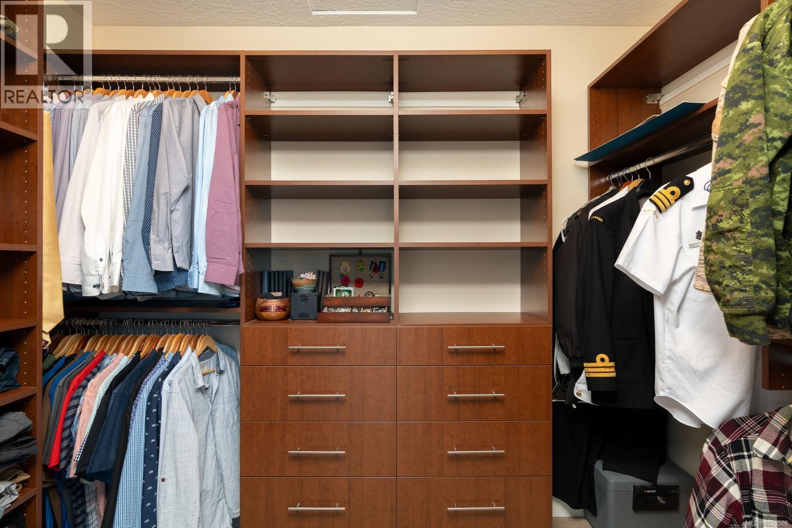 5173 Lochside Dr, Saanich, British Columbia  V8Y 2G4 - Photo 20 - 1020506