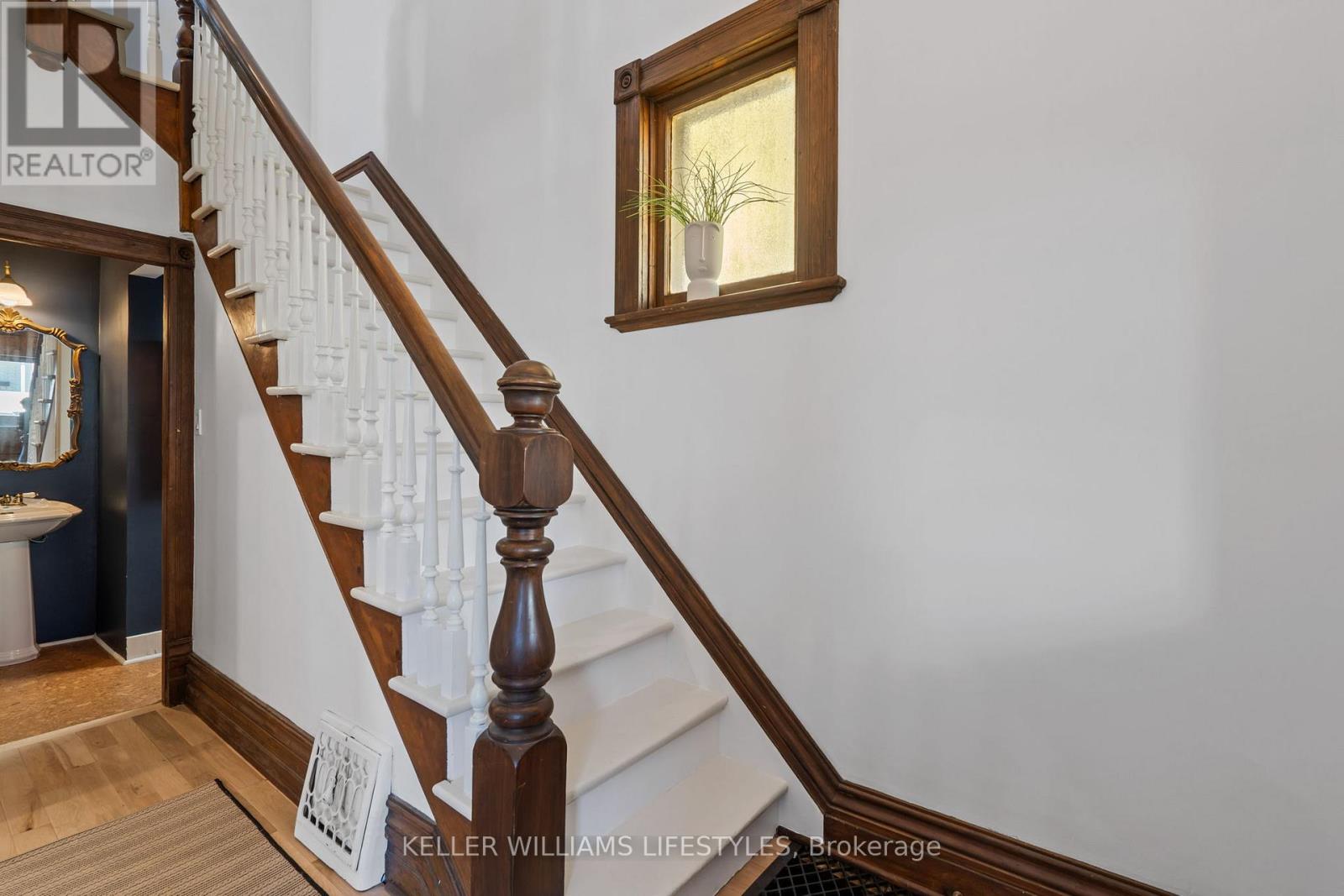 951 Lorne Avenue, London East, Ontario  N5W 3L2 - Photo 5 - X12531878