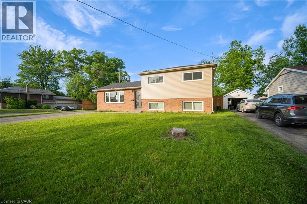 25 PATTERSON Drive, Brantford, Ontario