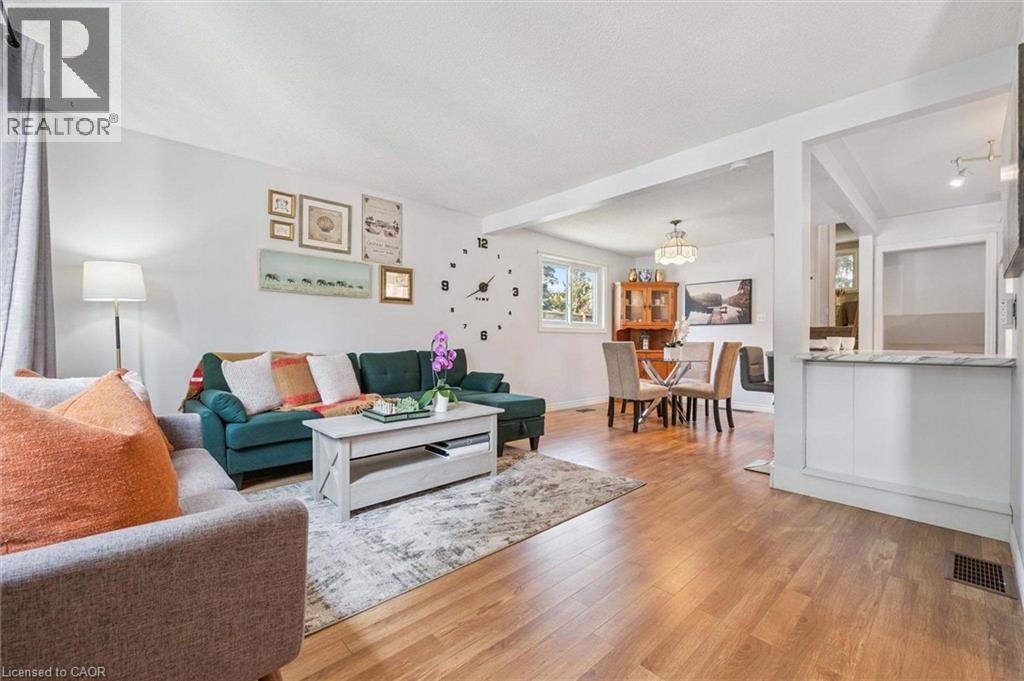 158 BARNICKE Drive, Cambridge, Ontario