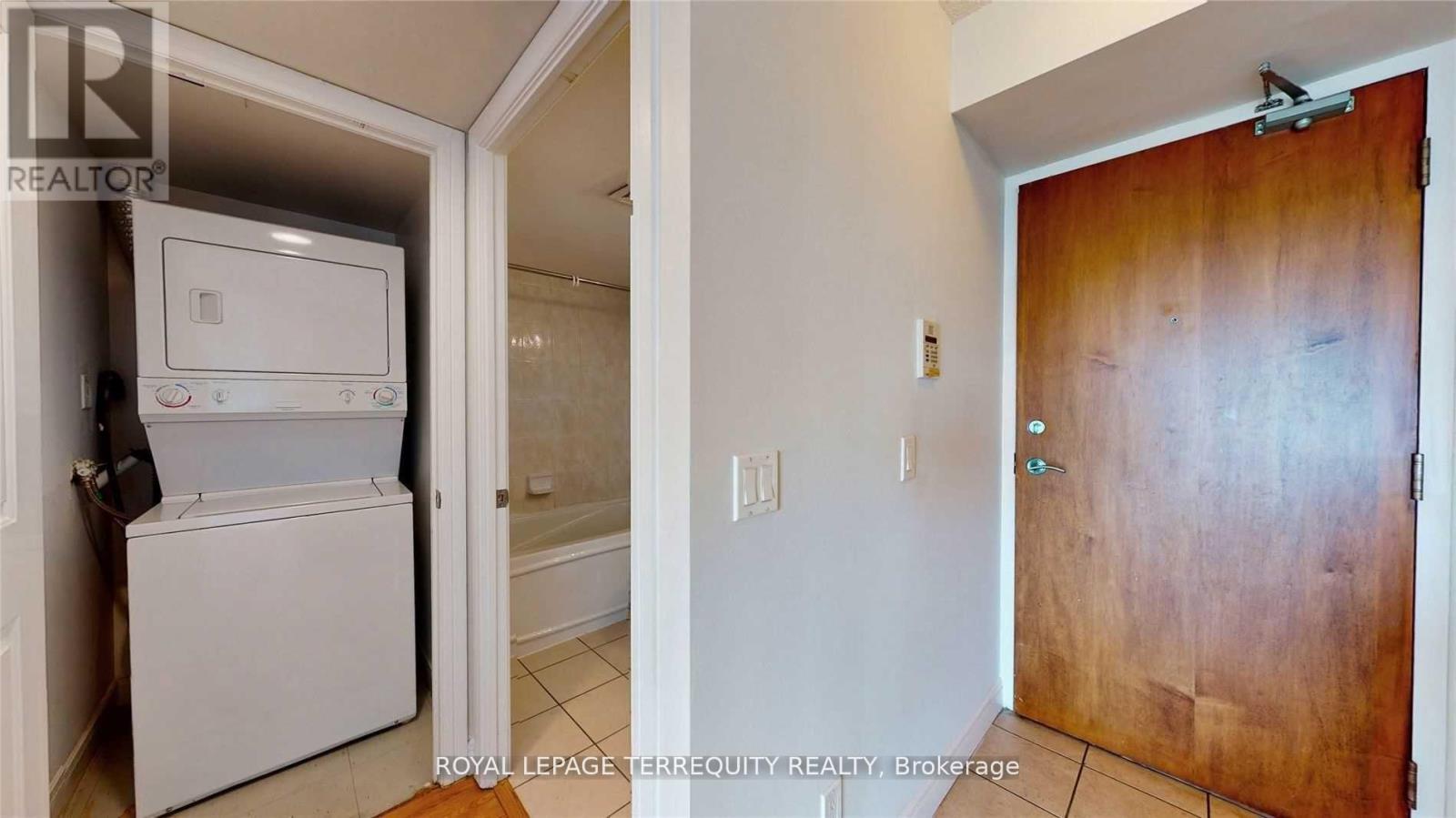 1215 - 31 Bales Avenue, Toronto, Ontario  M2N 7L6 - Photo 3 - C12525836