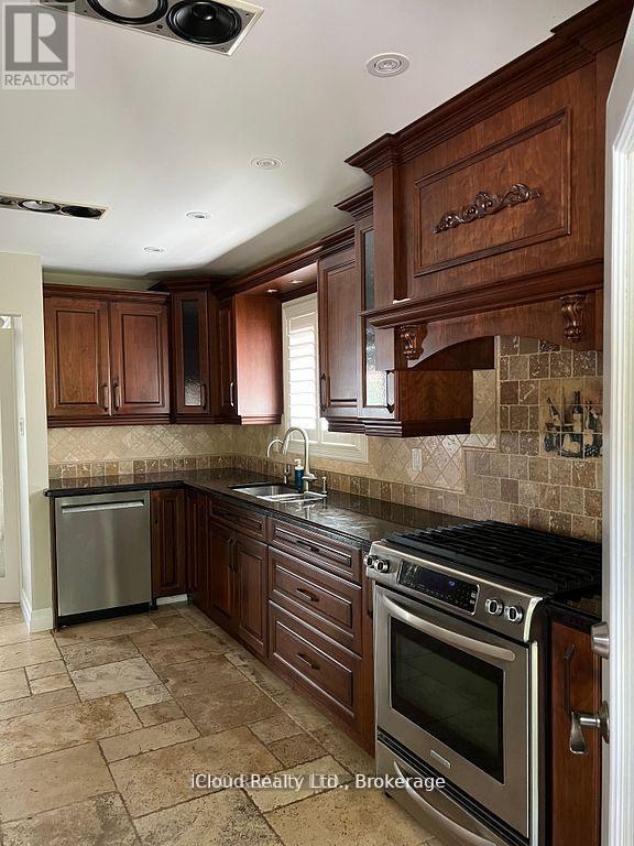 96 Smith Drive, Halton Hills, Ontario  L7G 5S7 - Photo 3 - W12474585