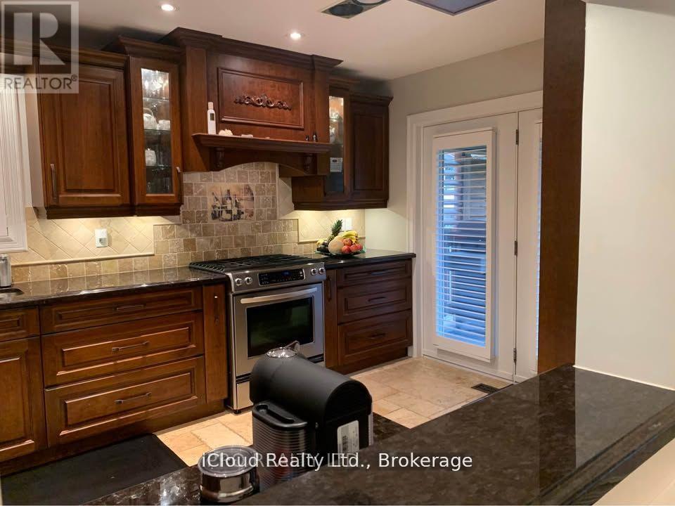 96 Smith Drive, Halton Hills, Ontario  L7G 5S7 - Photo 5 - W12474585