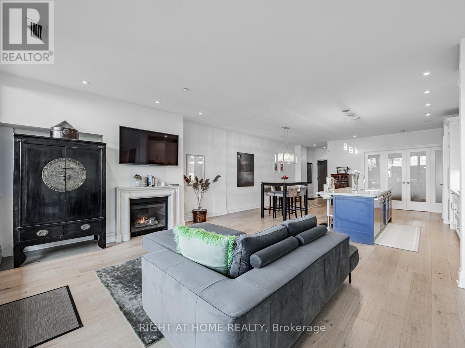 207 - 1 Rainsford Road, Toronto, Ontario  M4L 3N5 - Photo 11 - E12546006