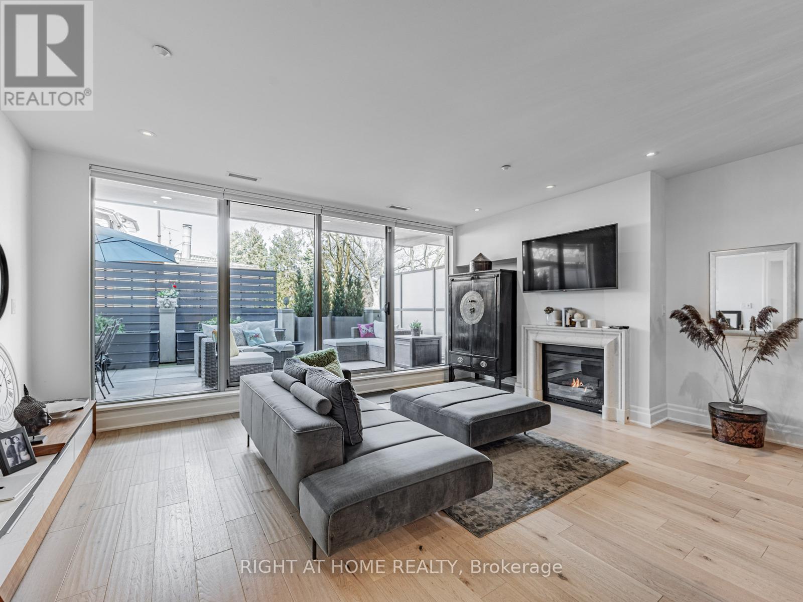 207 - 1 Rainsford Road, Toronto, Ontario  M4L 3N5 - Photo 13 - E12546006